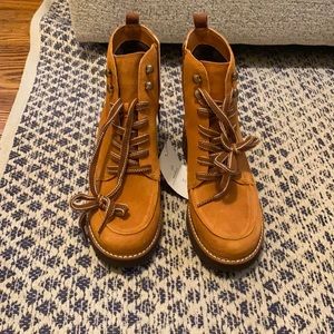 Women’s 7.5M Boots